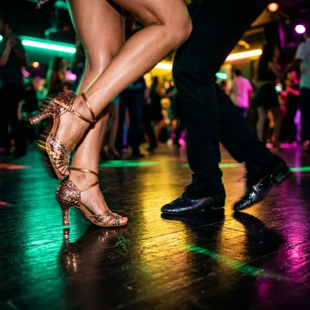 Détail du jeu de jambes rapide en salsa colombienne